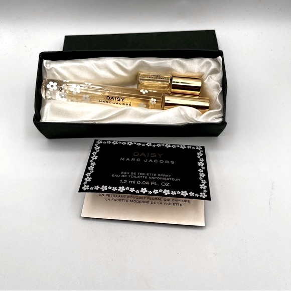 BNWOB MARC JACOBS DAISY TRIO FRAGRANCE SET - Picture 2 of 5